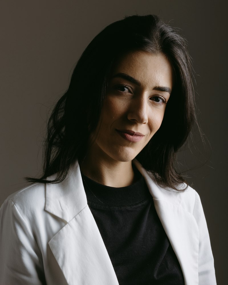 Paula Nakamura, dentista